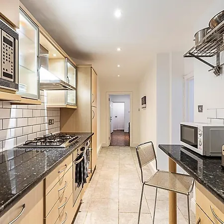 Charming Kensington Apartment London