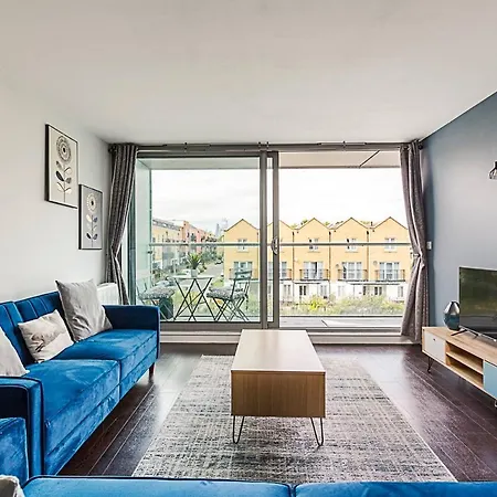 Airy 2-bedroom Flat With Balcony Apartment