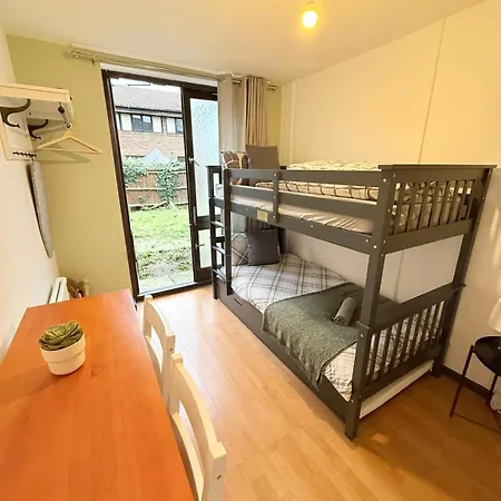 Oak Guest * London