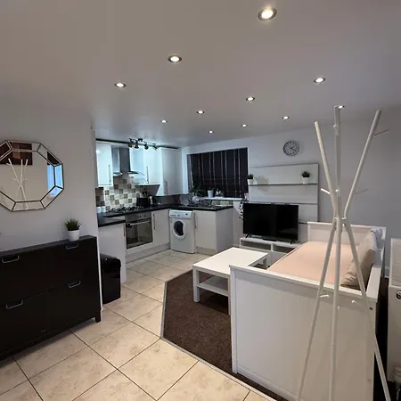 Cosy Guest Suite, West London * Hounslow