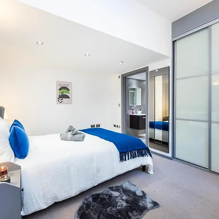 2 Bed 2 Bath Deluxe Flat In Kensington Apartment *