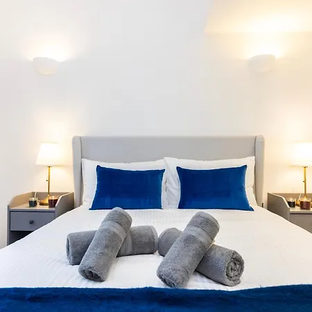 2 Bed 2 Bath Deluxe Flat In Kensington *