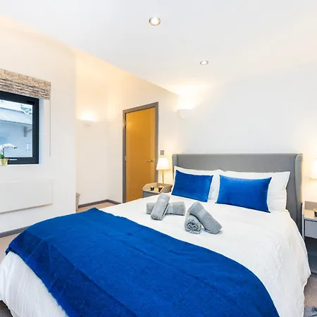 Apartment 2 Bed 2 Bath Deluxe Flat In Kensington *