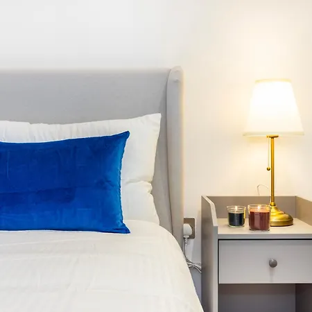 Apartment 2 Bed 2 Bath Deluxe Flat In Kensington London