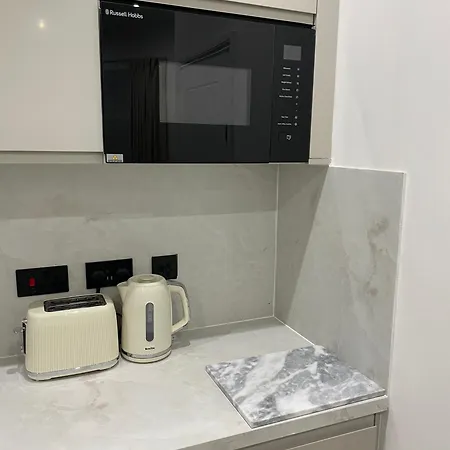 Stylish 2 Bed Luxury 10 Mins To Ldn *