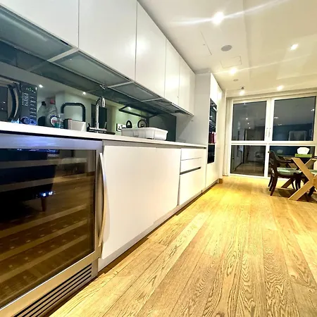 Apartment Luxury 3 Bedroom By Wild London