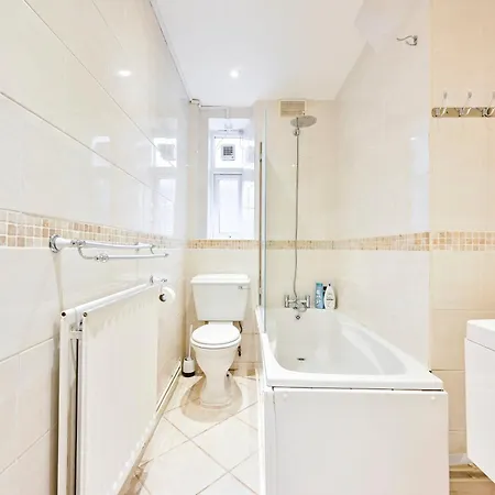 Cosy 3bd Sleeps 6 Apartment *