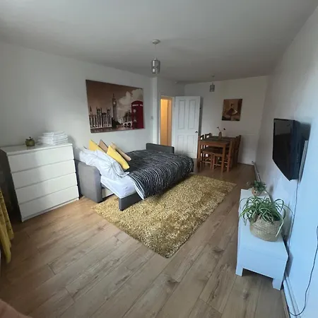 Great In Camberwell Apartment *