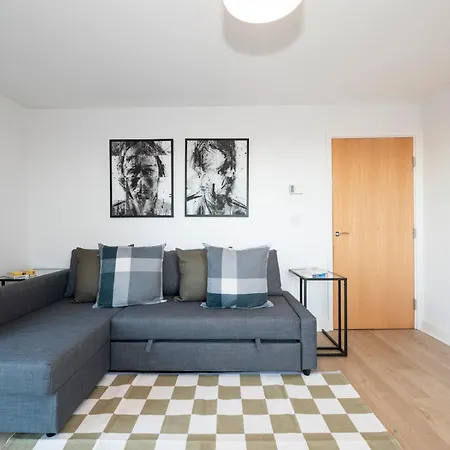 Pass The Keys Floor Flat Perfect For Families Or Travellers * Edgware