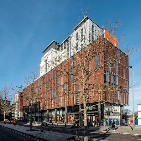 Pass The Keys Floor Flat Perfect For Families Or Travellers Apartment *