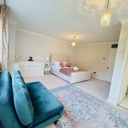 Hidden Paradise In London * Northwood (Greater London)