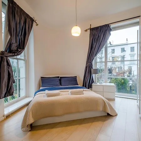 Stunning Oversized 3 Bedroom Flat In Notting Hill London