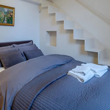 Stunning Oversized 3 Bedroom Flat In Notting Hill Apartment