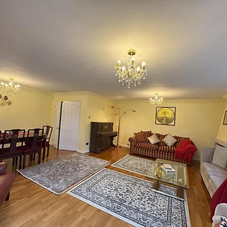 Villa Hidden Paradise In London Northwood (Greater London)