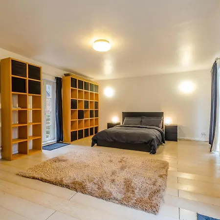 Stunning Oversized 3 Bedroom Flat In Notting Hill