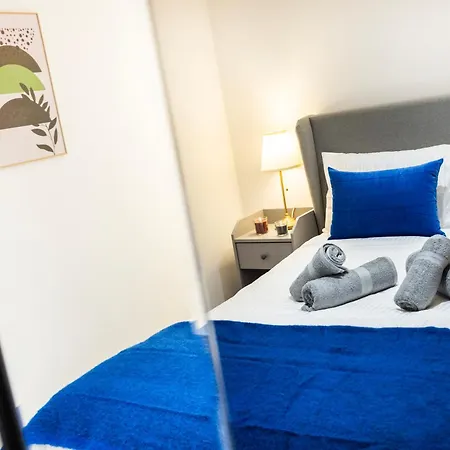 2 Bed 2 Bath Deluxe Flat In Kensington * London
