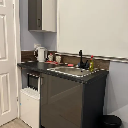 Apartment Chic With Modern Amenities London