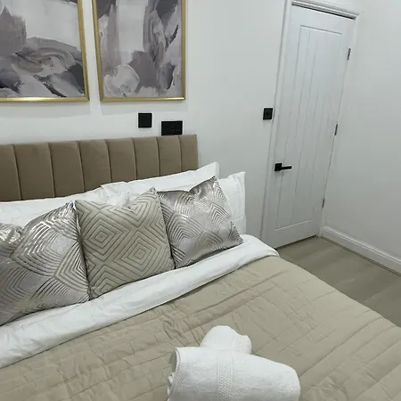 Apartment Stylish 2 Bed Luxury 10 Mins To Ldn London
