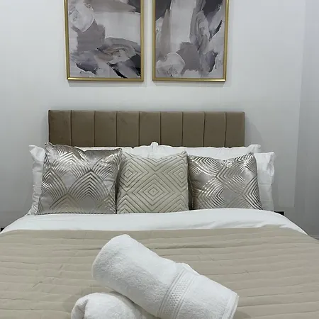 Stylish 2 Bed Luxury 10 Mins To Ldn
