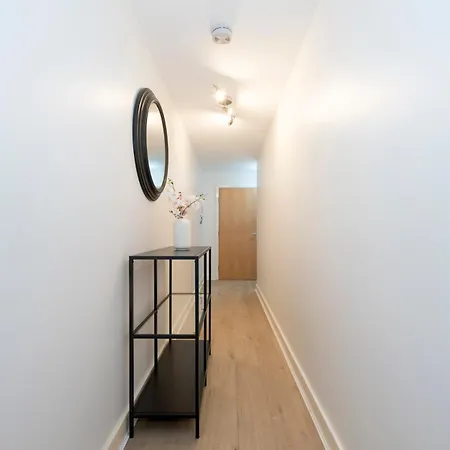 Pass The Keys Floor Flat Perfect For Families Or Travellers Apartment Edgware