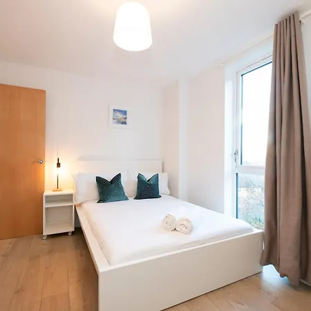 Pass The Keys Floor Flat Perfect For Families Or Travellers Edgware