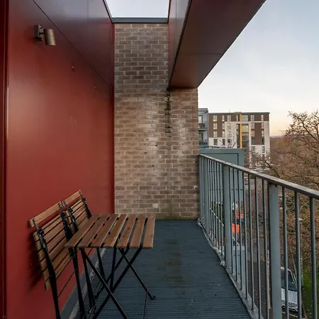 Pass The Keys Floor Flat Perfect For Families Or Travellers *