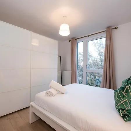 Pass The Keys Floor Flat Perfect For Families Or Travellers Apartment