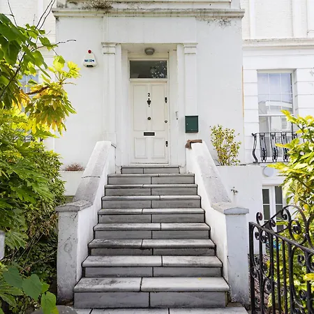 Stunning Oversized 3 Bedroom Flat In Notting Hill Apartment