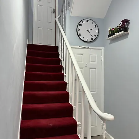 Chic With Modern Amenities * London