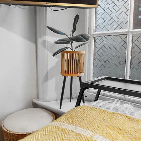 Private Accomodation In Central London, Limited Offer In January, Card Payment London