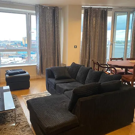 Riverside Apartment-2 Bed-freep-balcony Apartment *