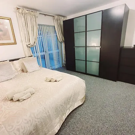 Homestay Deluxe Comfy With En-suite - 1