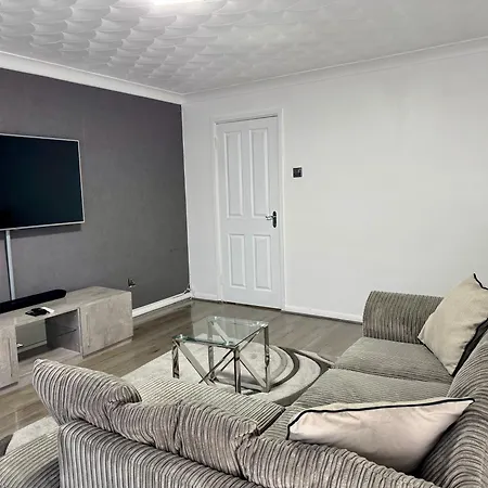 East Flat Upton Park * London