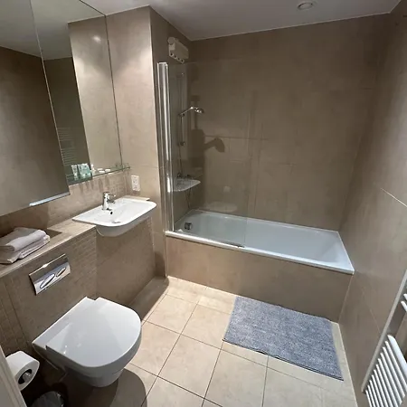 One Bedroom Next To Wembley Staduim *