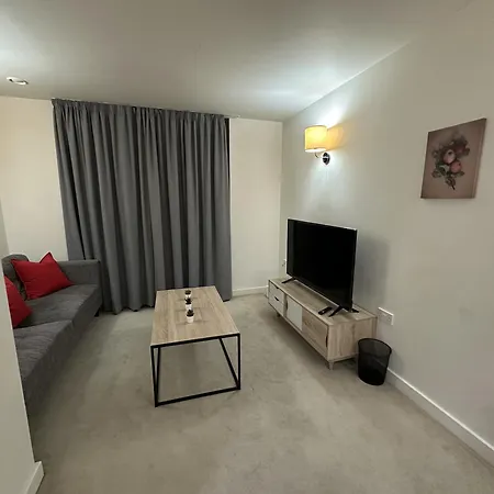 One Bedroom Next To Wembley Staduim London
