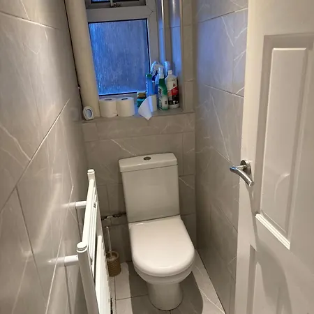 Holiday home 3 Bedroom House Stratford London, Sleeps 5