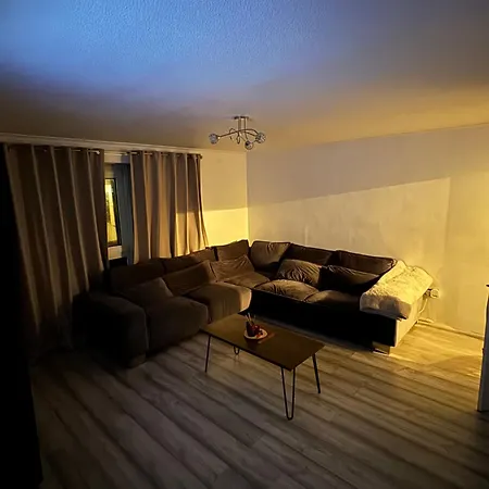 Holiday home 3 Bedroom House Stratford London, Sleeps 5 *