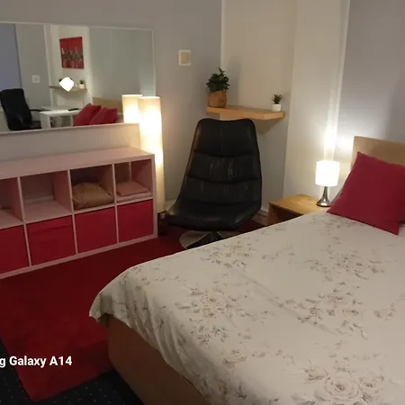 63 John Aird Court Homestay