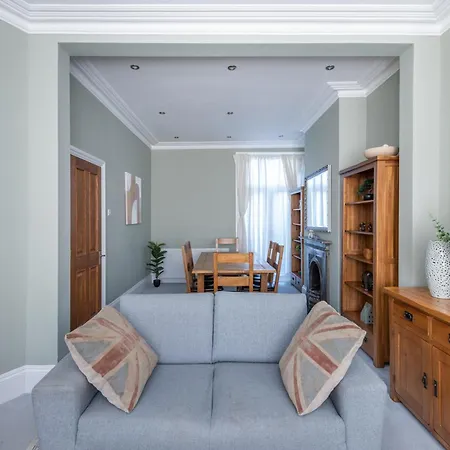 Lrg Stunning 4bd Crouchend House * London