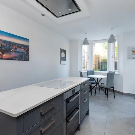 Lrg Stunning 4bd Crouchend House