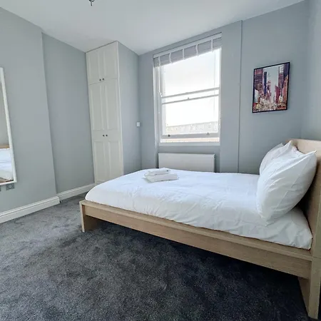 Stylish 2-bed Flat W Kitchen And Cosy Living Space Apartment *