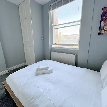 Stylish 2-bed Flat W Kitchen And Cosy Living Space Apartment