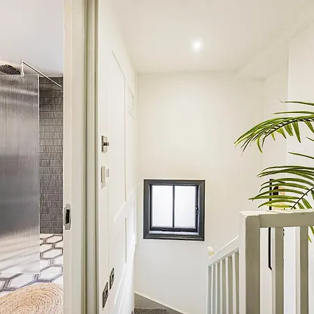 Stylish 2-bed Townhouse In Mayfair London