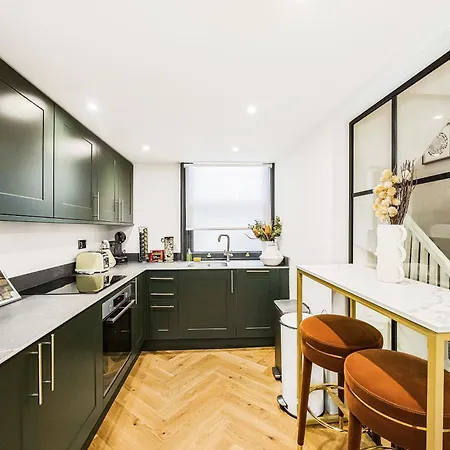 Stylish 2-bed Townhouse In Mayfair *