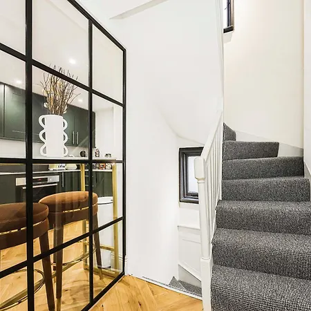 Stylish 2-bed Townhouse In Mayfair
