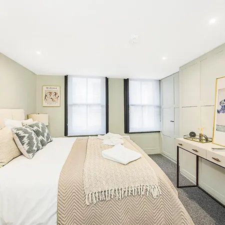 Stylish 2-bed Townhouse In Mayfair *
