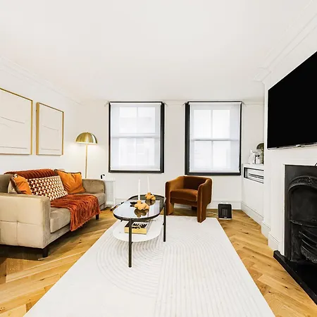 Stylish 2-bed Townhouse In Mayfair London