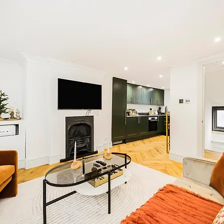 Stylish 2-bed Townhouse In Mayfair * London