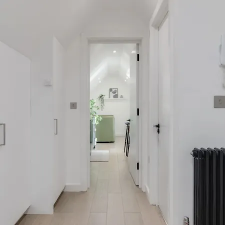 1 Bedroom Penthouse - Shoreditch, By The Perfect