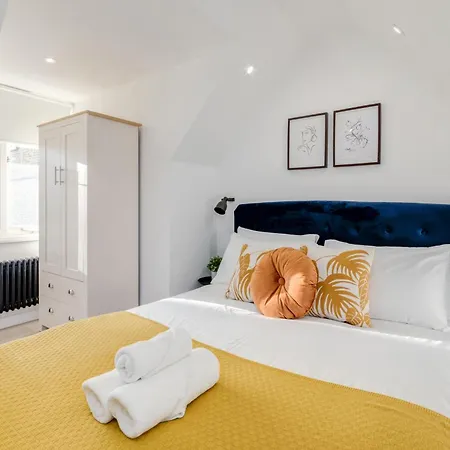 Apartment 1 Bedroom Penthouse - Shoreditch, By The Perfect London